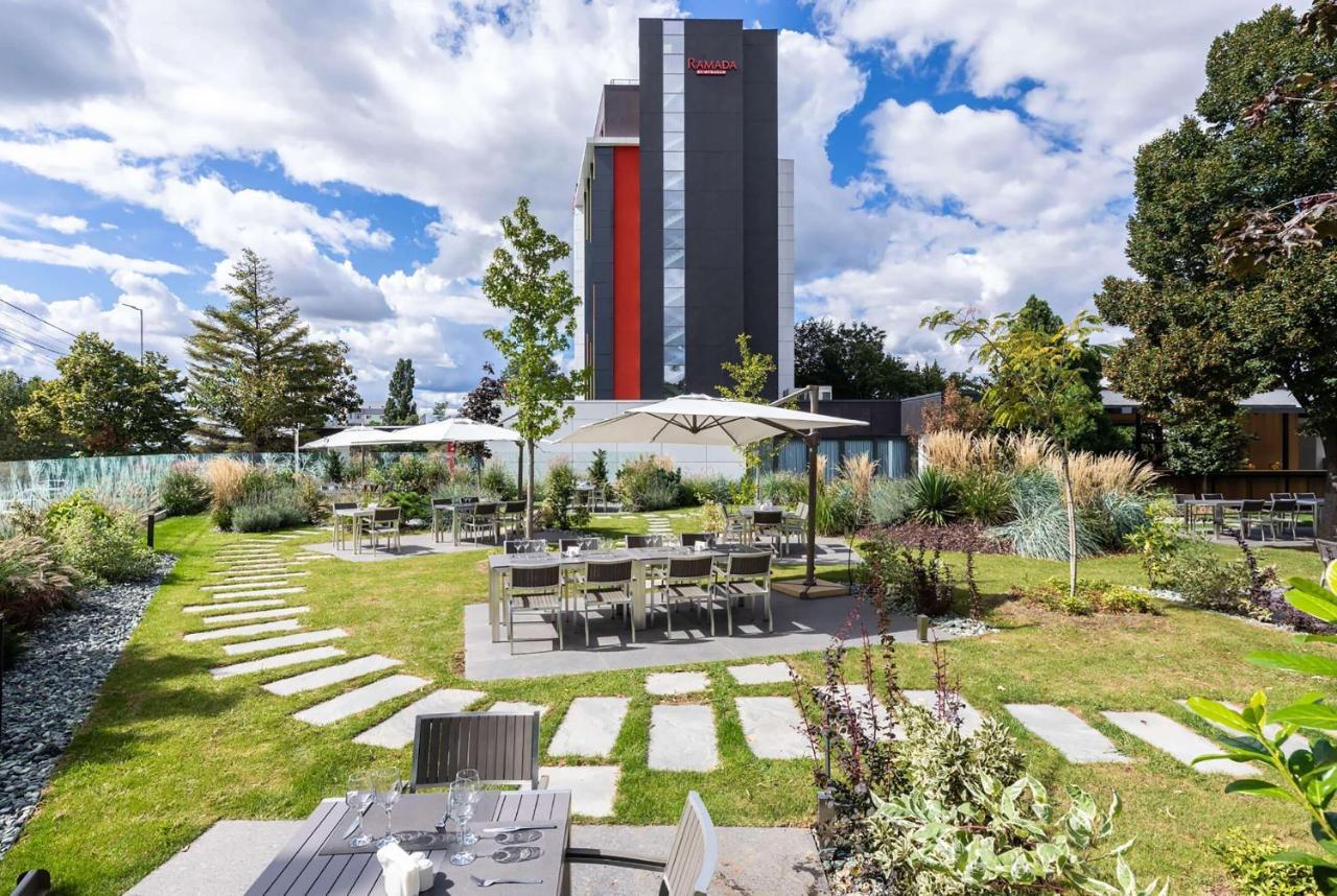 Hotel Ramada By Wyndham Slatina Parc Exterior foto