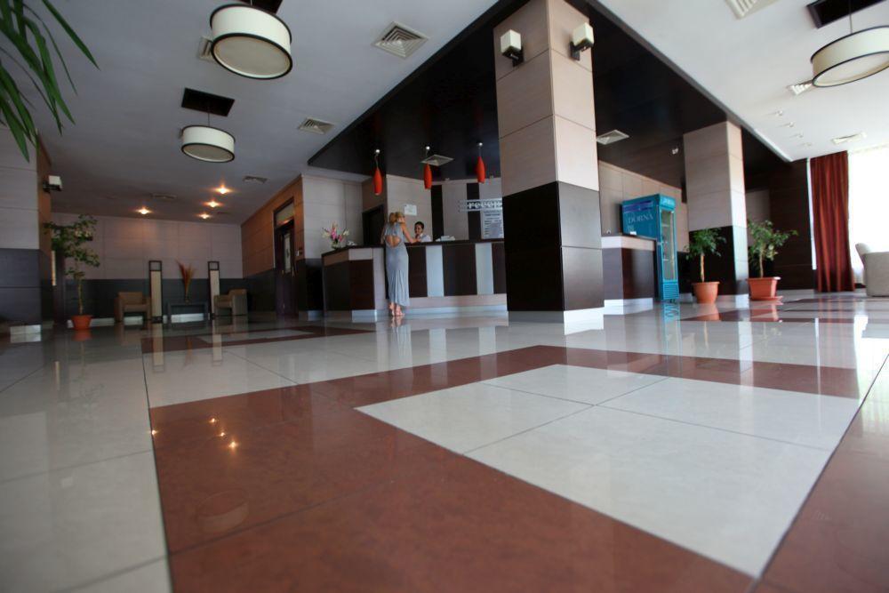 Hotel Ramada By Wyndham Slatina Parc Exterior foto