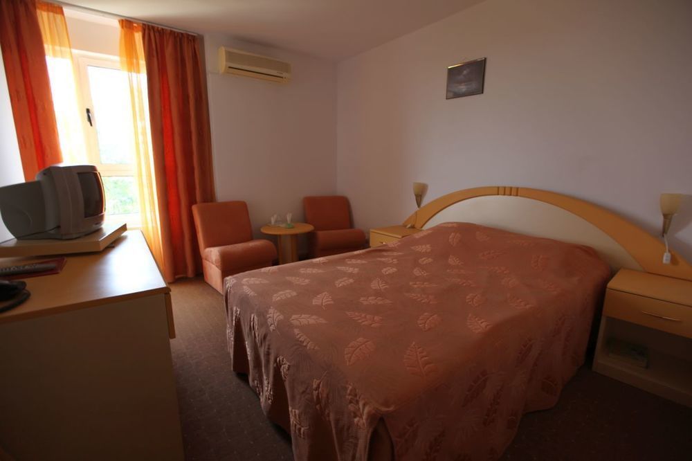 Hotel Ramada By Wyndham Slatina Parc Exterior foto